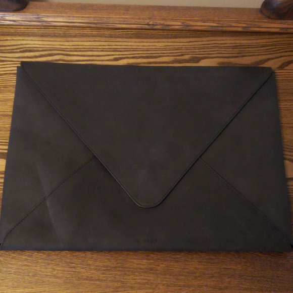 Russell+Hazel Other - Russel+Hazel Leather Envelope Laptop Case - Black